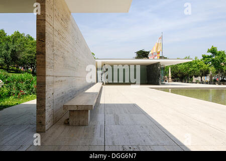 Pavillon de Barcelone, reconstruit le pavillon allemand pour l'Exposition Universelle de 1929, l'architecte Ludwig Mies van der Rohe, de Montjuic Banque D'Images