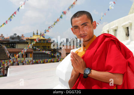 Jeune moine, Boudhanath, Katmandou, Népal, Asie Banque D'Images