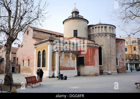 Eglise San Giacomo dall'Orio, Campo San Giacomo dall'Orio, Santa Croce, Venise, Venise, Vénétie, Italie Banque D'Images