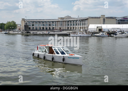 The UK's premier ferry, pile à hydrogène, Hydrogenesis à Bristol docks. Banque D'Images