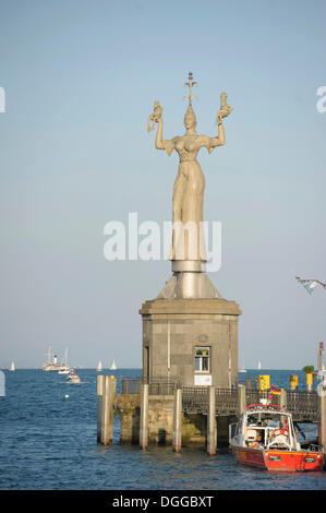 L'entrée du lac de Constance avec l'Imperia statue par le sculpteur Peter Lenk, Konstanz, Bade-Wurtemberg Banque D'Images