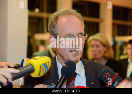 Élection du Maire de Stuttgart, Wolfgang Schuster, maire résidant à Stuttgart, Bade-Wurtemberg Banque D'Images