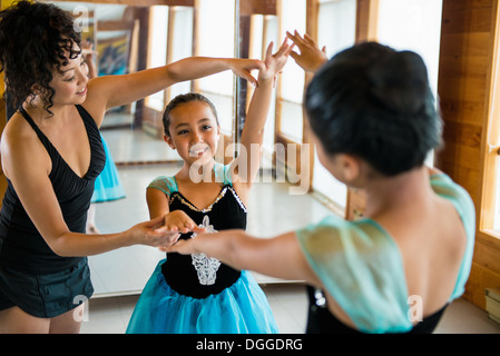 Femme mature ballerines enseignement Banque D'Images