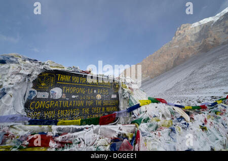 Thorong La Pass (5416 m), le point le plus élevé sur le circuit de l'Annapurna, Thorong La, Région de l'Annapurna, Népal Banque D'Images