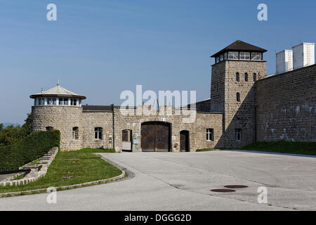 Entrée du garage avant-cour du camp de concentration de Mauthausen, Perg, Haute Autriche, Autriche, Europe Banque D'Images