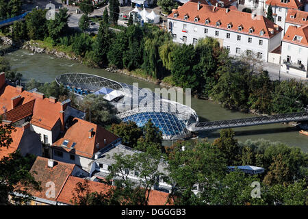 Murinsel, une plate-forme flottante artificielle au milieu de la rivière Mur, Styrie, Autriche, Europe Banque D'Images