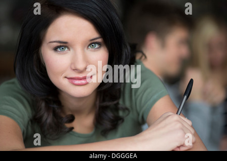 Close up portrait of teenage girl coffee house Banque D'Images