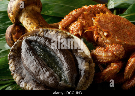 Nature morte avec sélection de fruits de mer et champignons Banque D'Images