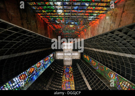 Intérieur de la Cathédrale Métropolitaine, Cathédrale Métropolitaine, avec des vitraux, Rio de Janeiro, Brésil, Amérique du Sud Banque D'Images