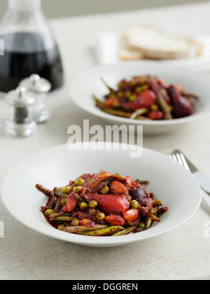 Salade de betteraves, braisé haricots et pois Banque D'Images