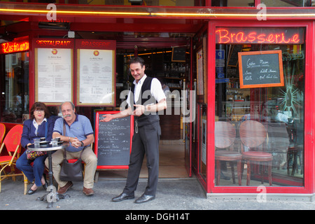 Paris France,9ème arrondissement,place d'Estienne d'Orves,la Rotonde,restaurant restaurants restauration café cafés,cuisine,nourriture,café,brasserie,hommes Banque D'Images