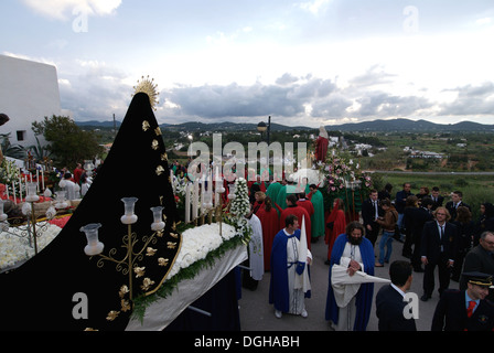 Le Vendredi Saint Easter Parade à Santa Eulalia del Rio, Ibiza. Banque D'Images