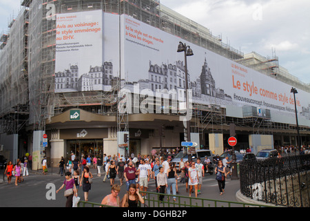 Paris France,Europe,Français,4th arrondissement,rue de Rivoli,le BHV Marais,grand magasin,rénovation,visiteurs voyages tourisme touristique l Banque D'Images