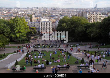 Paris France,18ème arrondissement,Montmatre,rue du Cardinal Dubois,Square Louise Michel,vue de la Basilique du Sacré-coeur,Sacré coeur,Catholique Romain Banque D'Images