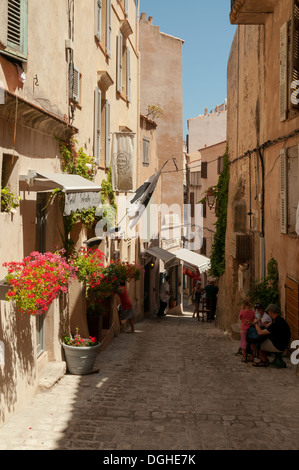 Rue étroite à Bonifacio, Corse du Sud, France Banque D'Images