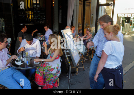 Paris France,Europe,Français,8th arrondissement,place Alma,le Grand Corona,café,restaurant restaurants repas manger dehors café cafés bistrot,cuisine, Banque D'Images