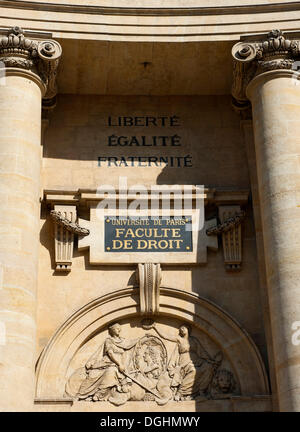 Université de Paris, Faculté de droit, Place du Panthéon, l'inscription Liberté, Egalité, Fraternité, la liberté, l'égalité Banque D'Images