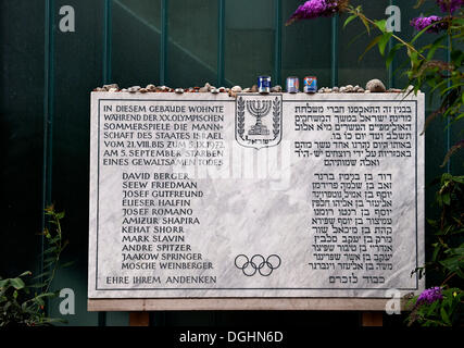 Mémorial pour les victimes de l'attaque de l'équipe olympique israélienne lors des Jeux Olympiques de Munich en 1972, sur des pierres et il Banque D'Images