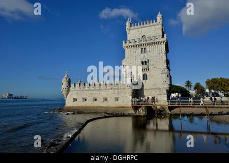 Torre de Belem Tower, construit en 1520 par Manuel I, Site du patrimoine mondial de l'UNESCO sur les rives du Tage, Belém, Lisbonne Banque D'Images