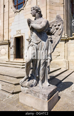 Statue d'un ange, Baroque, cimetière National Monument, Strilky, Kromeriz, district de la région de Zlin, en Moravie, République Tchèque Banque D'Images