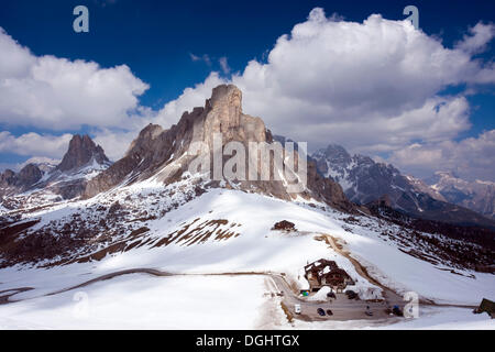 Passo Giau ou col Giau et pic Averau, Dolomites, Italie, Europe Banque D'Images