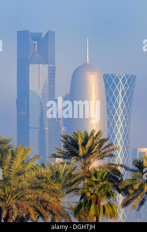 Des gratte-ciel, quartier des affaires, West Bay area, Doha, Qatar Banque D'Images