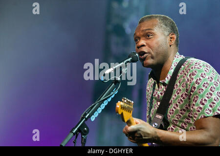 Robert Cray, guitariste et chanteur de blues américain, live au Blue Balls Festival dans la salle de concert du KKL de Lucerne, Suisse Banque D'Images