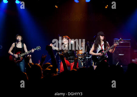 Les femmes allemandes cover band AC/DC Hells Belles vivent à l'Schueuer concert hall, Lucerne, Suisse Banque D'Images