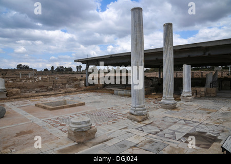 Ruines de la fonction bathhouse, Césarée, en Israël Banque D'Images