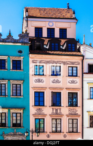 Façade de maison marchand médiéval restauré autour de Stary Rynek à Varsovie. Banque D'Images