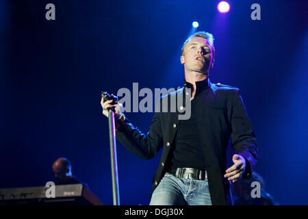 Le chanteur irlandais Ronan Keating, leader de l'boyband Boyzone vivent dans l'arène de la vie suisse à Lucerne, Suisse Banque D'Images