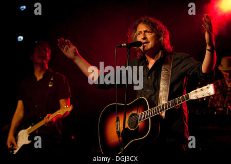 Singer et Wolfgang Niedecken homme avant de le groupe culte allemand BAP vivent dans le lieu Schueuer, Lucerne, Suisse Banque D'Images