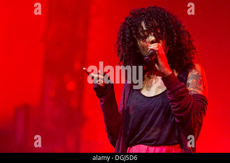 Le chanteur de reggae et de dub britannique Hollie Cook en live à la salle de la Lucerne KKL, Blue Balls Festival, Lucerne Banque D'Images