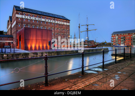 Gloucester Dock à la nuit. Banque D'Images