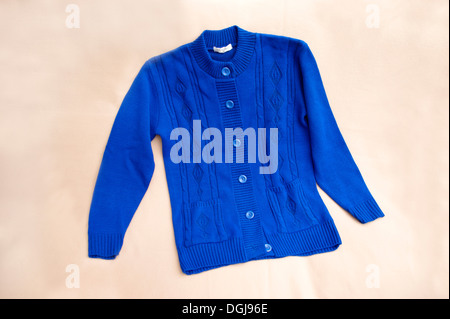 Dames / womens Cardigan, dans une nuance de bleu marine Banque D'Images