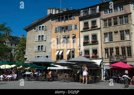 Sur la Place du Bourg-de-Four place de la vieille ville de Genève, Suisse, Europe Banque D'Images
