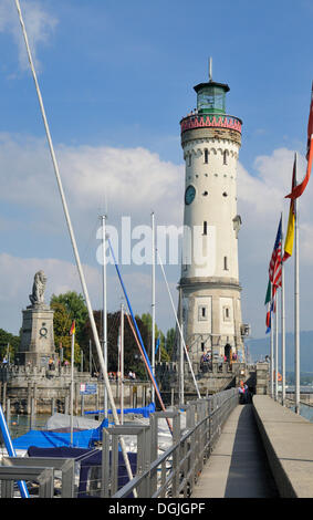 Nouveau phare dans le port de Lindau, sur le lac de Constance, La Bavière Banque D'Images