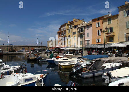 Port, centre-ville historique, St Tropez, Cote d'Azur ou d'Azur, France, Europe Banque D'Images