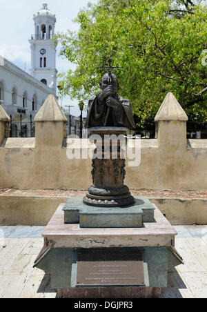 Statue du Pape Jean Paul II à l'occasion de sa première visite en Amérique latine en 1979, Cathédrale de Santa Maria la Menor, le plus ancien Banque D'Images