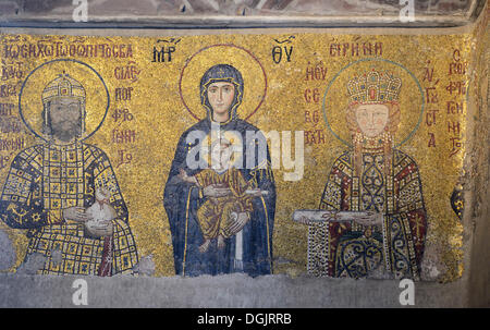 Mosaïque de la Vierge Marie et l'enfant, l'empereur et l'Impératrice de Jean II Comnène, et Irene, Deesis byzantine Sainte-Sophie, mosaïque, Banque D'Images