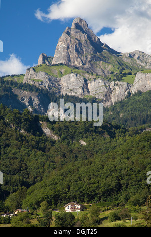 L'aiguille de Varan dans le massif du Faucigny de Passy, Haute-Savoie, France.