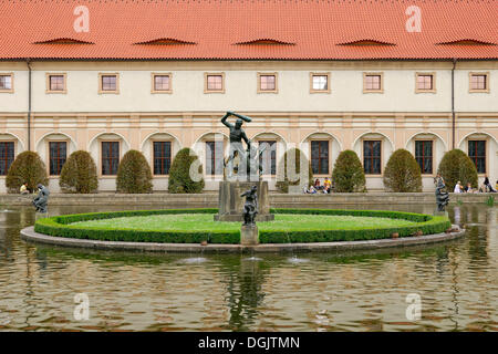 Hercules fontaine dans le jardin Wallenstein, Prague, République Tchèque, Europe Banque D'Images