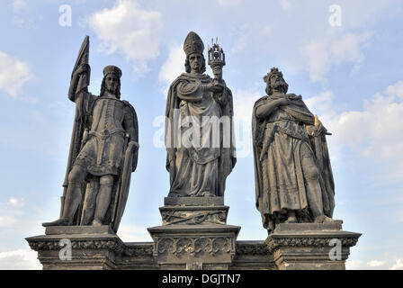 Norbert de Xanten, Venceslas et Sigismond, les trois saints patrons de Bohême, statues, le Pont Charles, Prague, République Tchèque Banque D'Images