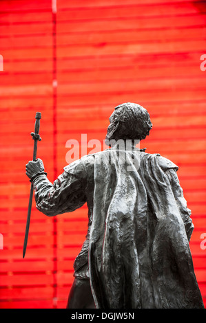 La statue de Sir Laurence Olivier sur la rive sud de Londres. Banque D'Images