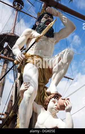 Figure de proue du Neptune galion dans le Vieux Port de Gênes Ligurie Italie Banque D'Images