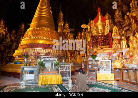 Les fantastiques grottes bouddhistes à Pindaya au Myanmar. Banque D'Images