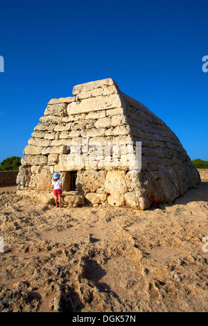 Chambre tombe mégalithique, Naveta des Tudons, Minorque, Espagne Banque D'Images