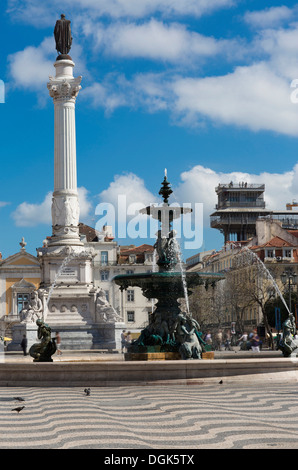 Fontaine sur la place Rossio, Lisbonne, Portugal Banque D'Images