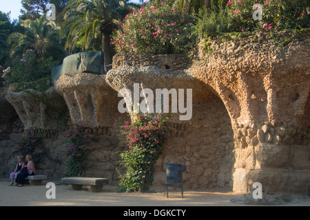 Parc Guell (complexe conçue par Antoni Gaudi), Barcelone, Catalogne, Espagne. Banque D'Images