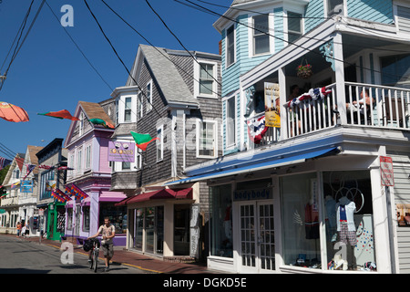 Une vue le long de la rue Commerciale à Provincetown à Cape Cod. Banque D'Images